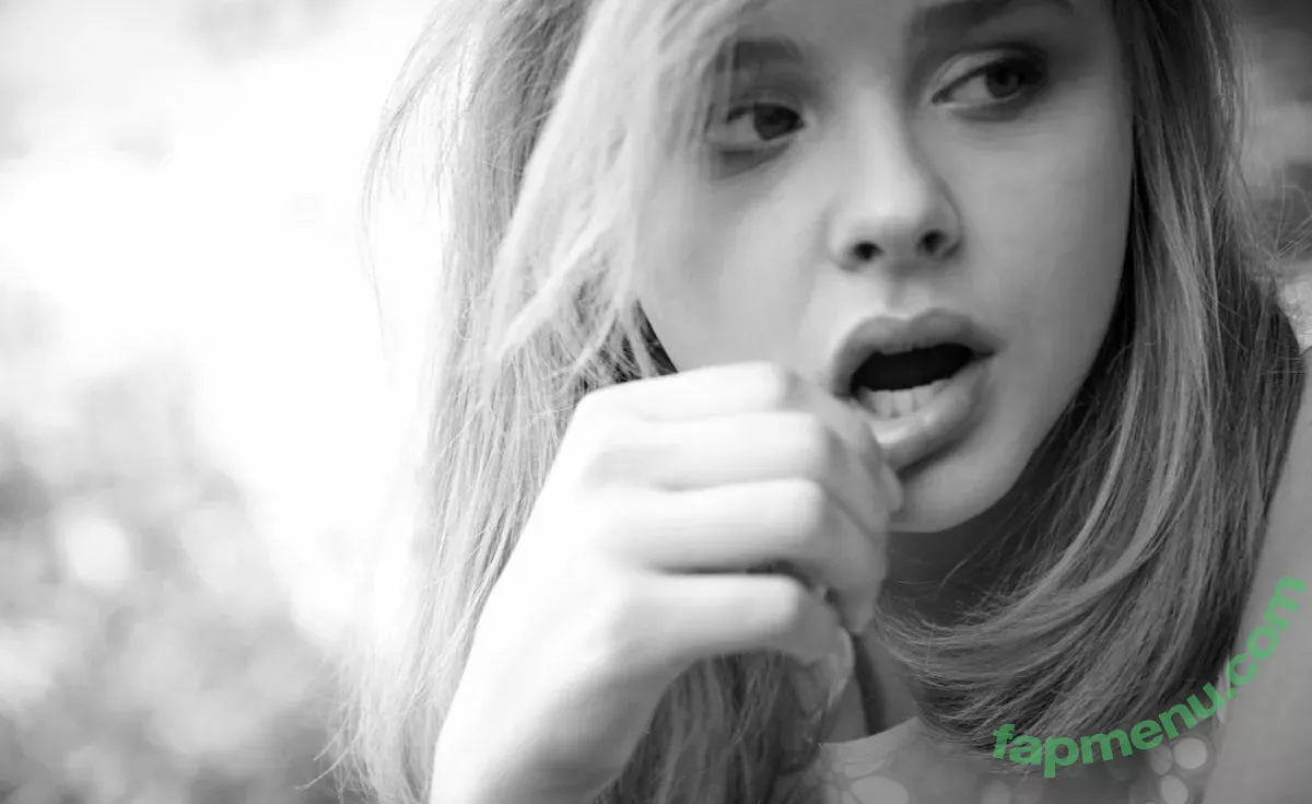 Chloë Grace Moretz nude photo #0113 (chloegmoretz)