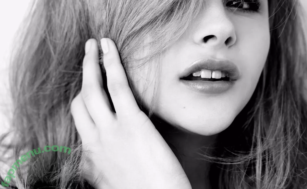 Chloë Grace Moretz nude photo #0115 (chloegmoretz)