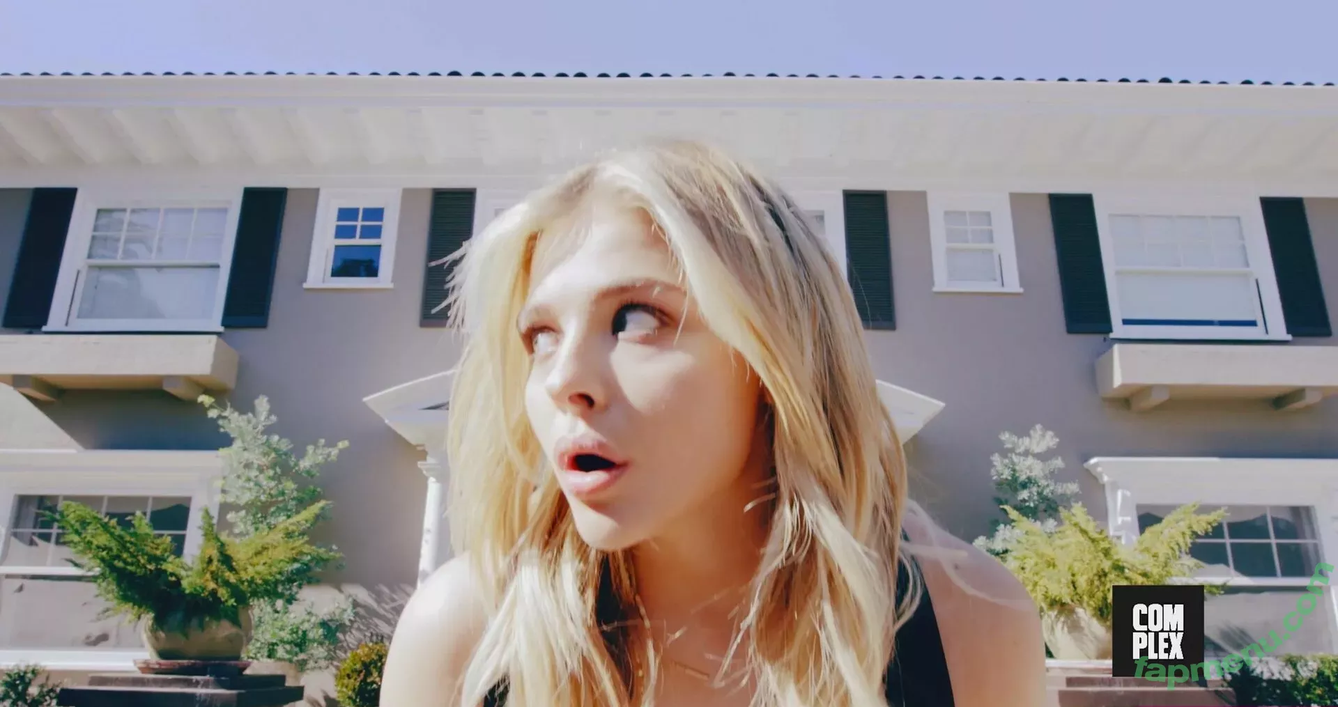 Chloë Grace Moretz nude photo #0160 (chloegmoretz)