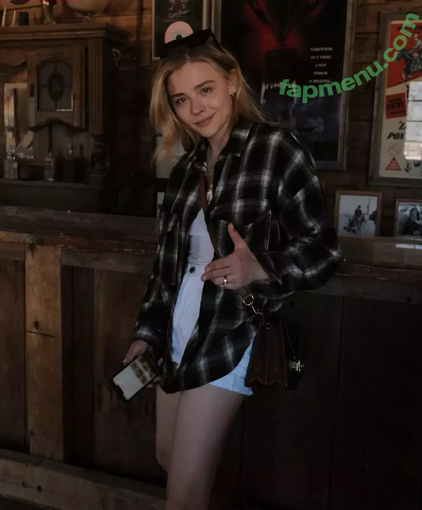 Chloë Grace Moretz nude photo #0173 (chloegmoretz)