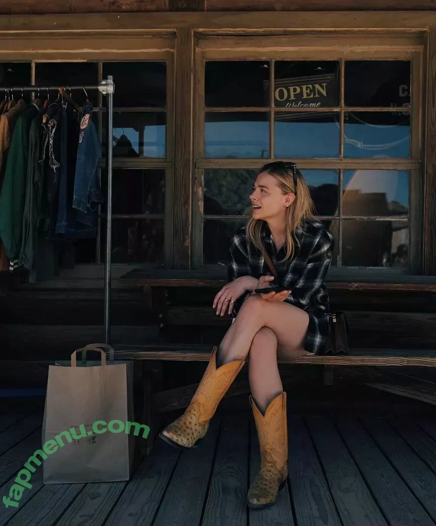 Chloë Grace Moretz nude photo #0174 (chloegmoretz)