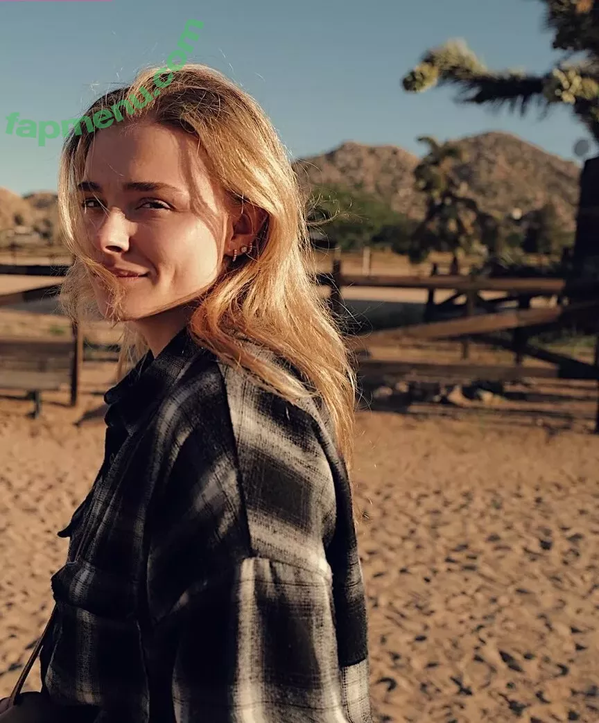 Chloë Grace Moretz nude photo #0176 (chloegmoretz)