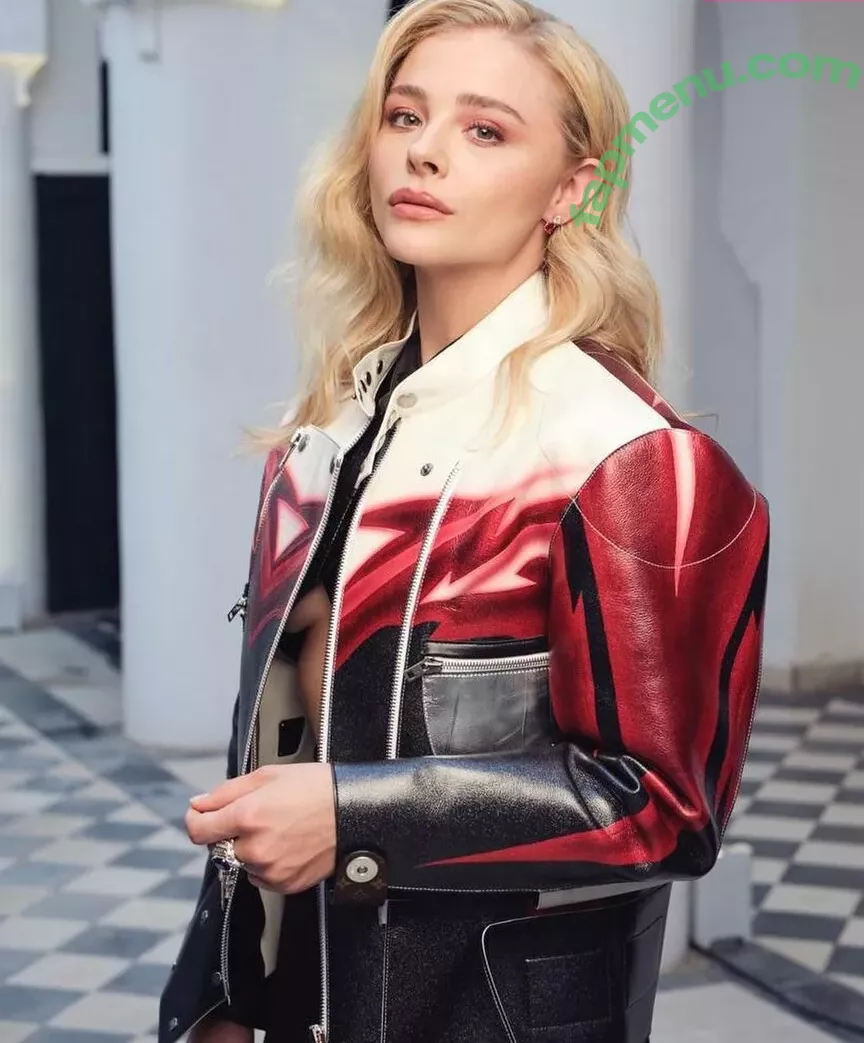 Chloë Grace Moretz nude photo #0180 (chloegmoretz)