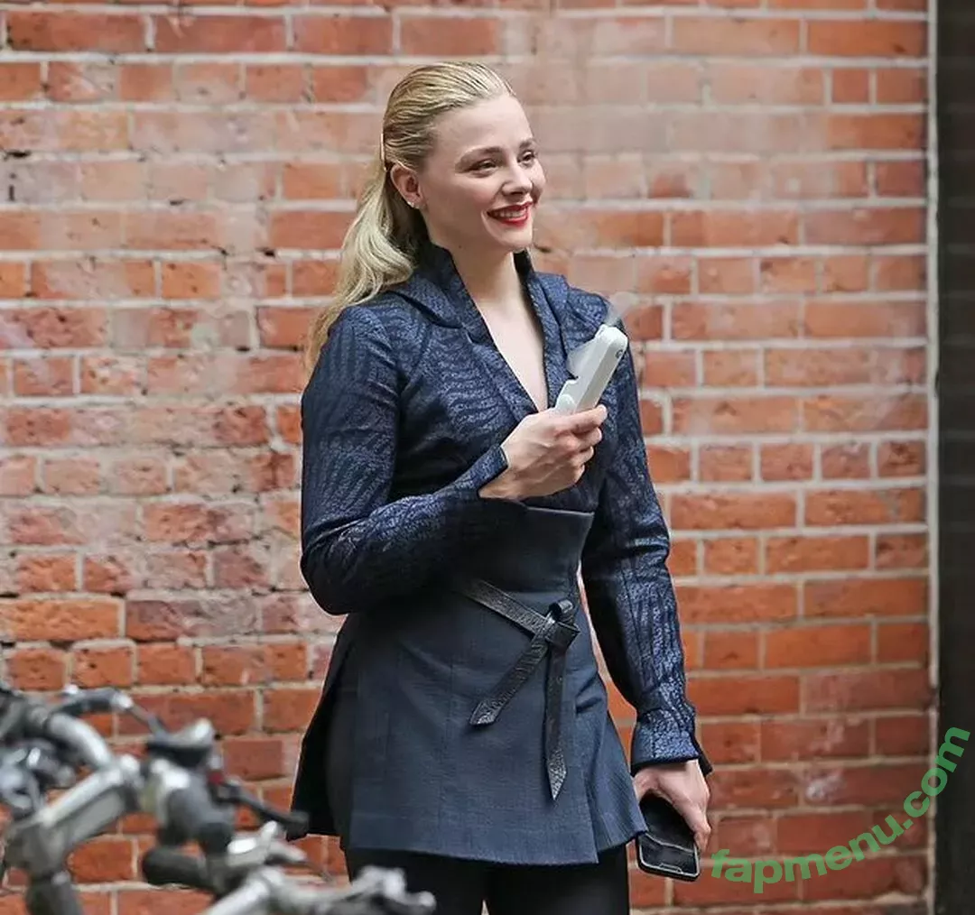 Chloë Grace Moretz nude photo #0220 (chloegmoretz)