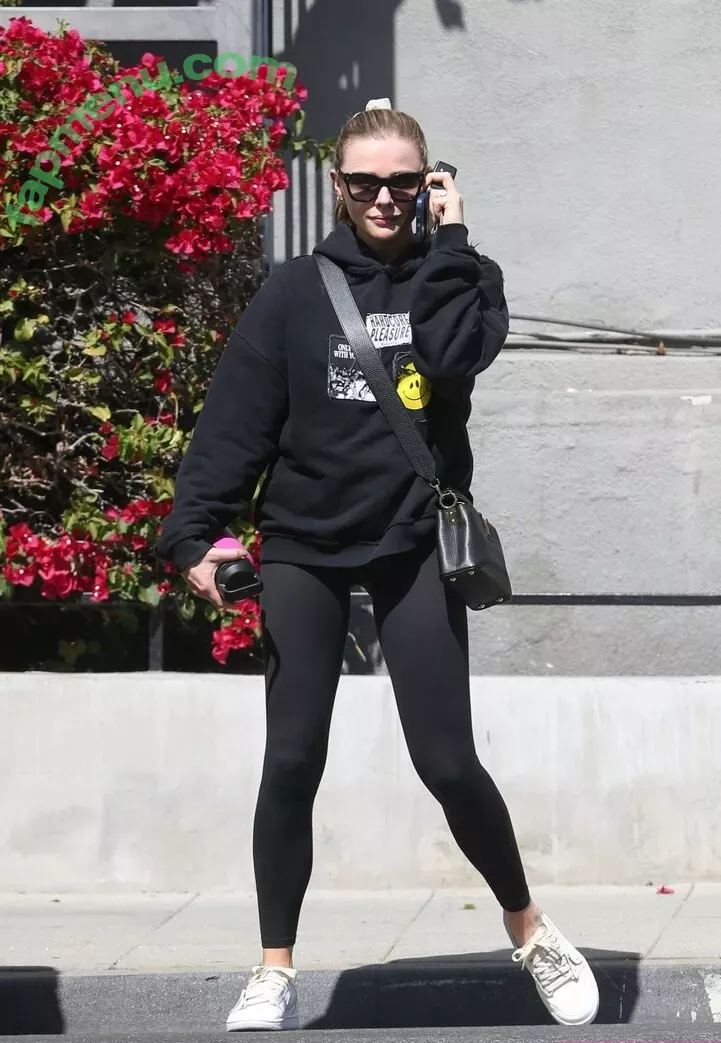 Chloë Grace Moretz nude photo #0276 (chloegmoretz)