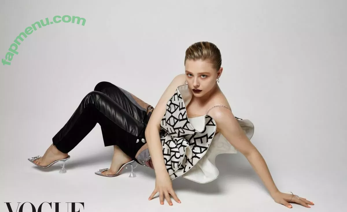 Chloë Grace Moretz nude photo #0313 (chloegmoretz)