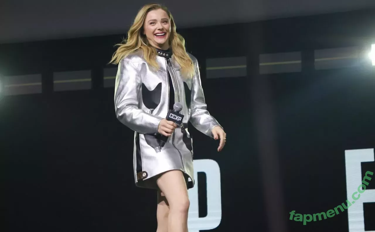Chloë Grace Moretz nude photo #0362 (chloegmoretz)