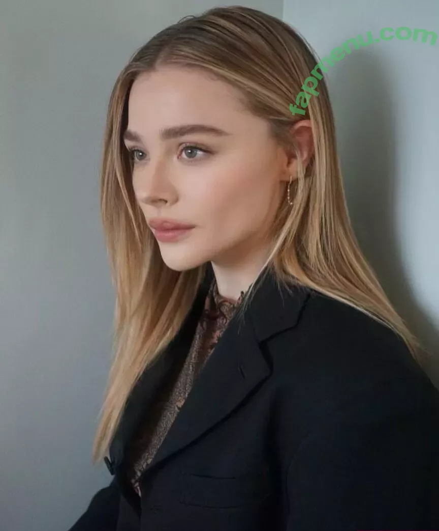 Chloë Grace Moretz nude photo #0372 (chloegmoretz)
