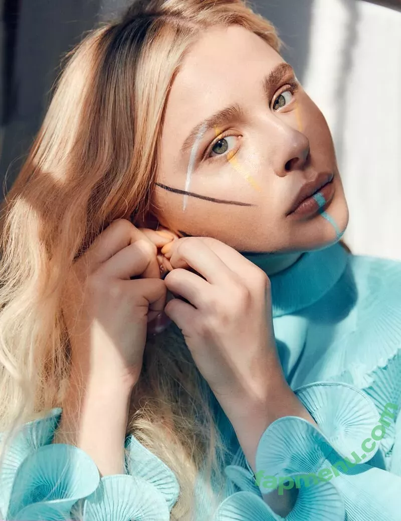 Chloë Grace Moretz nude photo #0409 (chloegmoretz)