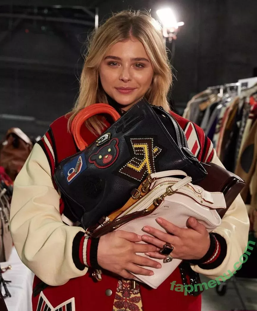 Chloë Grace Moretz nude photo #0435 (chloegmoretz)