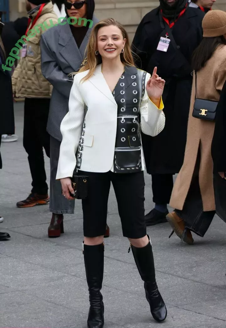 Chloë Grace Moretz nude photo #0468 (chloegmoretz)