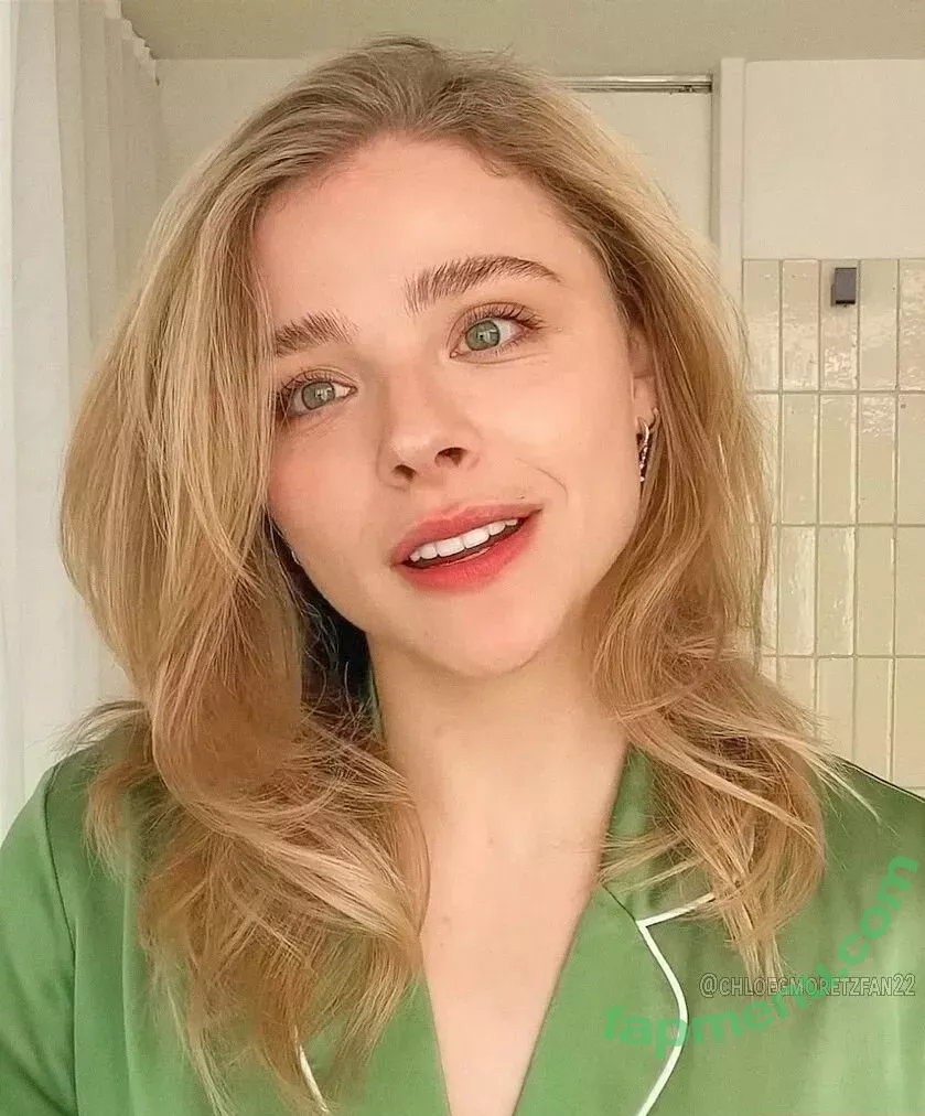 Chloë Grace Moretz nude photo #0512 (chloegmoretz)