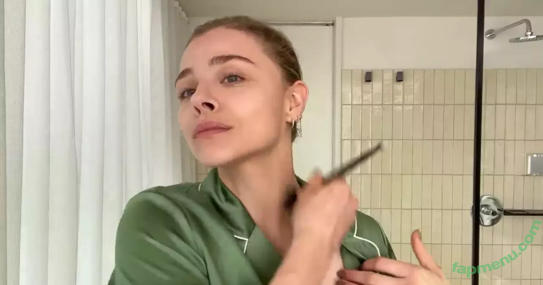 Chloë Grace Moretz nude photo #0514 (chloegmoretz)