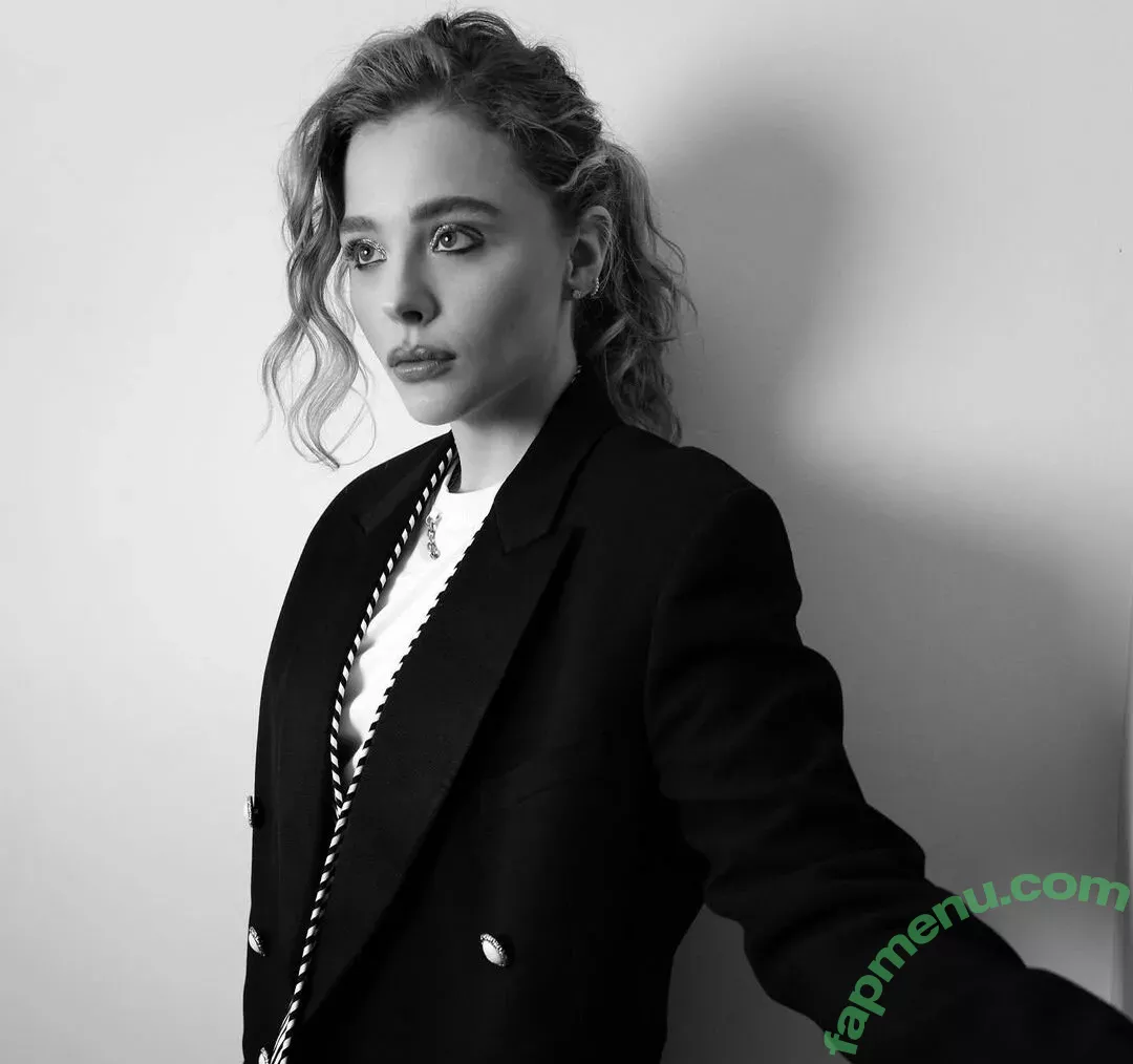 Chloë Grace Moretz nude photo #0576 (chloegmoretz)