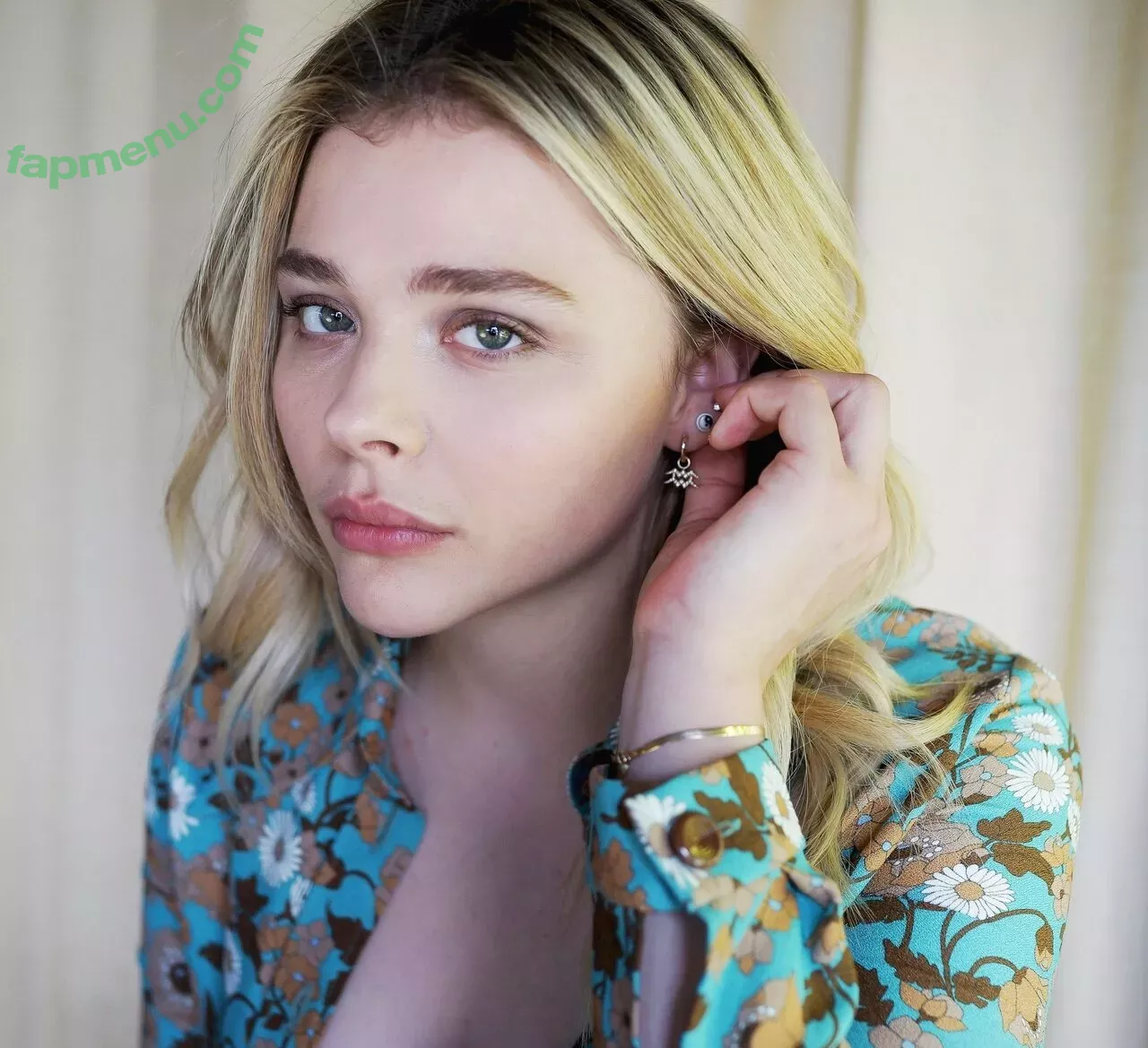 Chloë Grace Moretz nude photo #0733 (chloegmoretz)