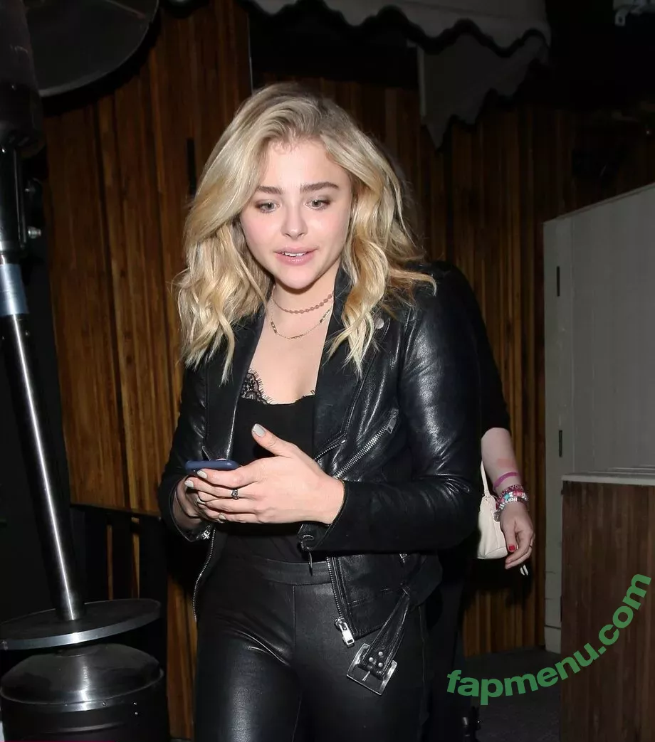 Chloë Grace Moretz nude photo #0854 (chloegmoretz)