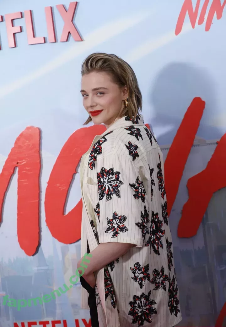 Chloë Grace Moretz nude photo #0912 (chloegmoretz)