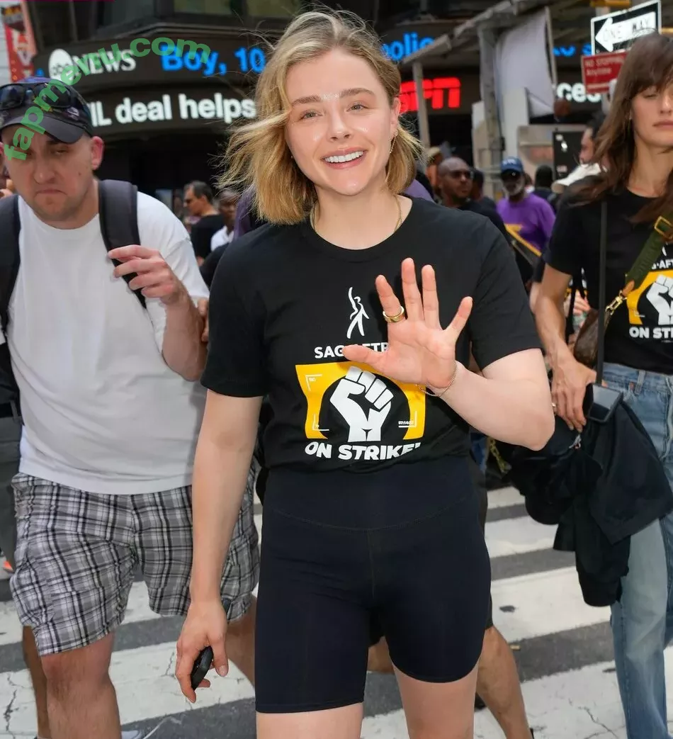 Chloë Grace Moretz nude photo #0951 (chloegmoretz)