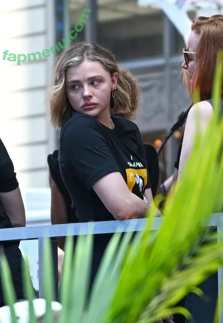 Chloë Grace Moretz nude photo #0954 (chloegmoretz)