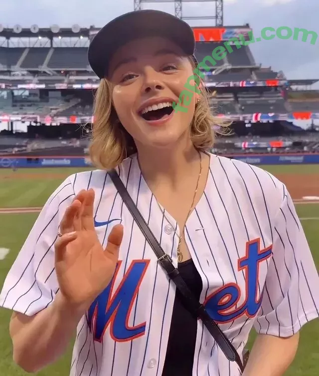 Chloë Grace Moretz nude photo #0961 (chloegmoretz)