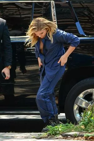 Chloë Grace Moretz / chloegmoretz nude photo #1082