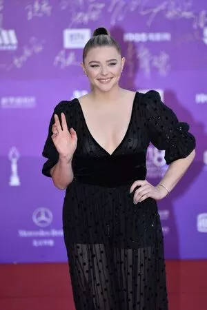 Chloë Grace Moretz / chloegmoretz nude photo #1091