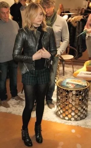Chloë Grace Moretz / chloegmoretz nude photo #1108