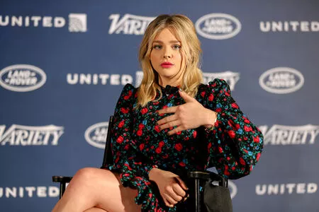 Chloë Grace Moretz / chloegmoretz nude photo #1111