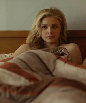 Chloë Grace Moretz / chloegmoretz nude photo #1207