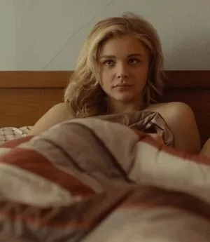 Chloë Grace Moretz / chloegmoretz nude photo #1337