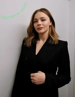 Chloë Grace Moretz / chloegmoretz nude photo #1460
