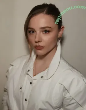 Chloë Grace Moretz / chloegmoretz nude photo #1497