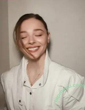 Chloë Grace Moretz / chloegmoretz nude photo #1501