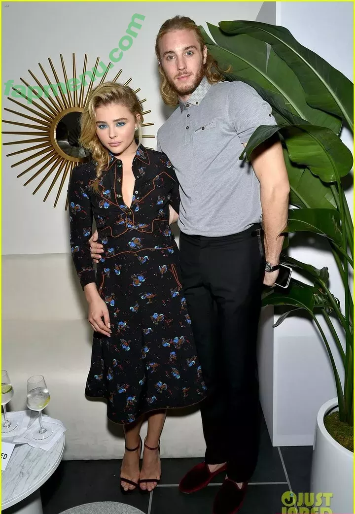 Chloë Grace Moretz nude photo #1023 (chloegmoretz)