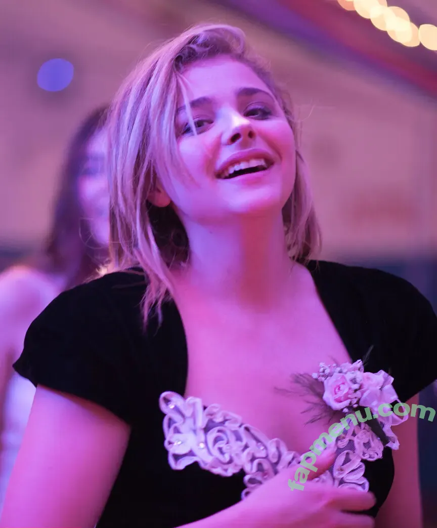 Chloë Grace Moretz nude photo #1419 (chloegmoretz)