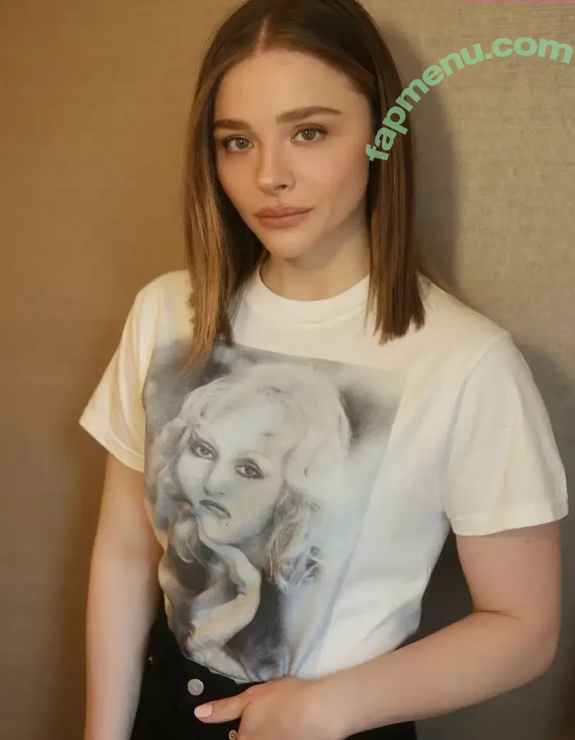 Chloë Grace Moretz nude photo #1450 (chloegmoretz)