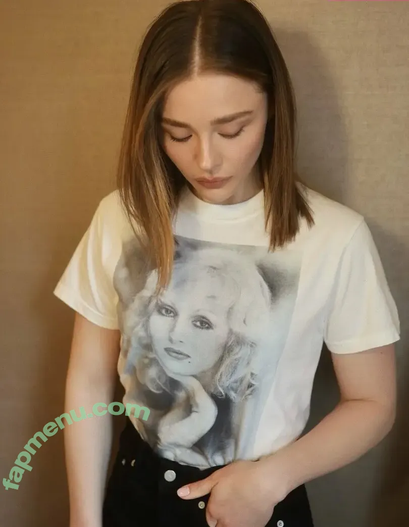 Chloë Grace Moretz nude photo #1451 (chloegmoretz)