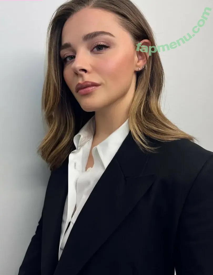 Chloë Grace Moretz nude photo #1456 (chloegmoretz)