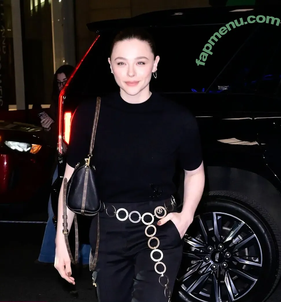 Chloë Grace Moretz nude photo #1470 (chloegmoretz)