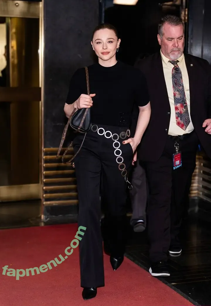 Chloë Grace Moretz nude photo #1477 (chloegmoretz)