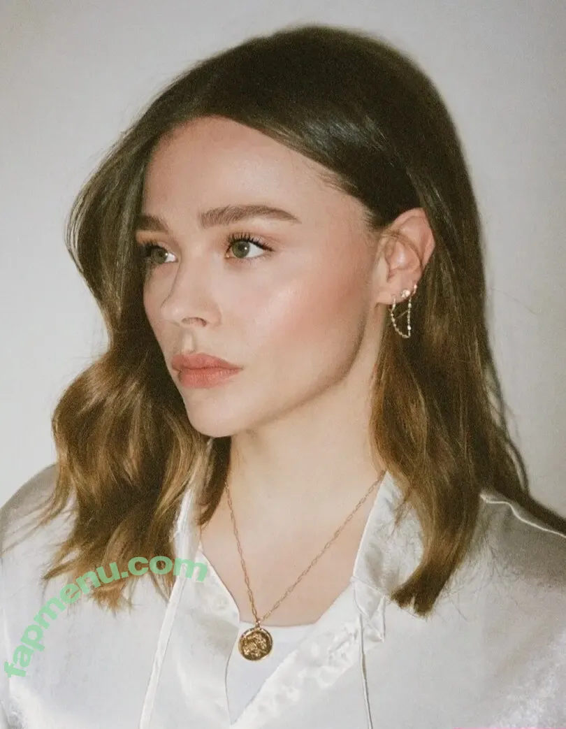 Chloë Grace Moretz nude photo #1495 (chloegmoretz)