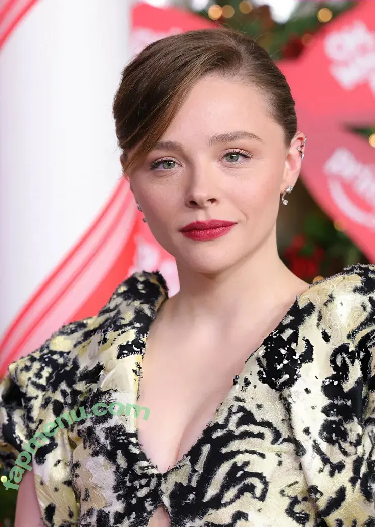 Chloë Grace Moretz nude photo #1502 (chloegmoretz)
