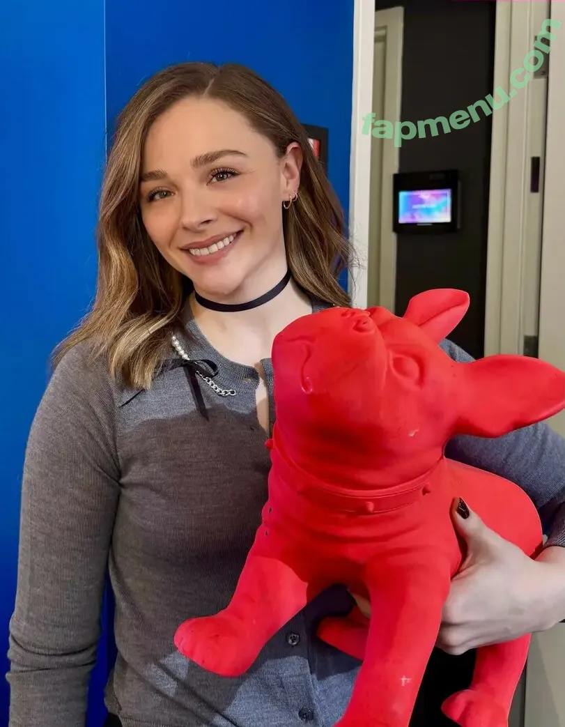 Chloë Grace Moretz nude photo #1520 (chloegmoretz)