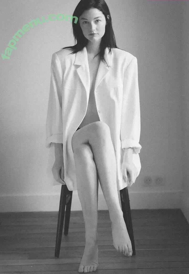 Chloe Bechini nude photo #0195 (chloebechini)