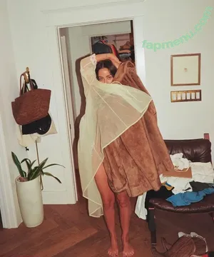 Chloe Bennet / chloebennet nude photo #0809