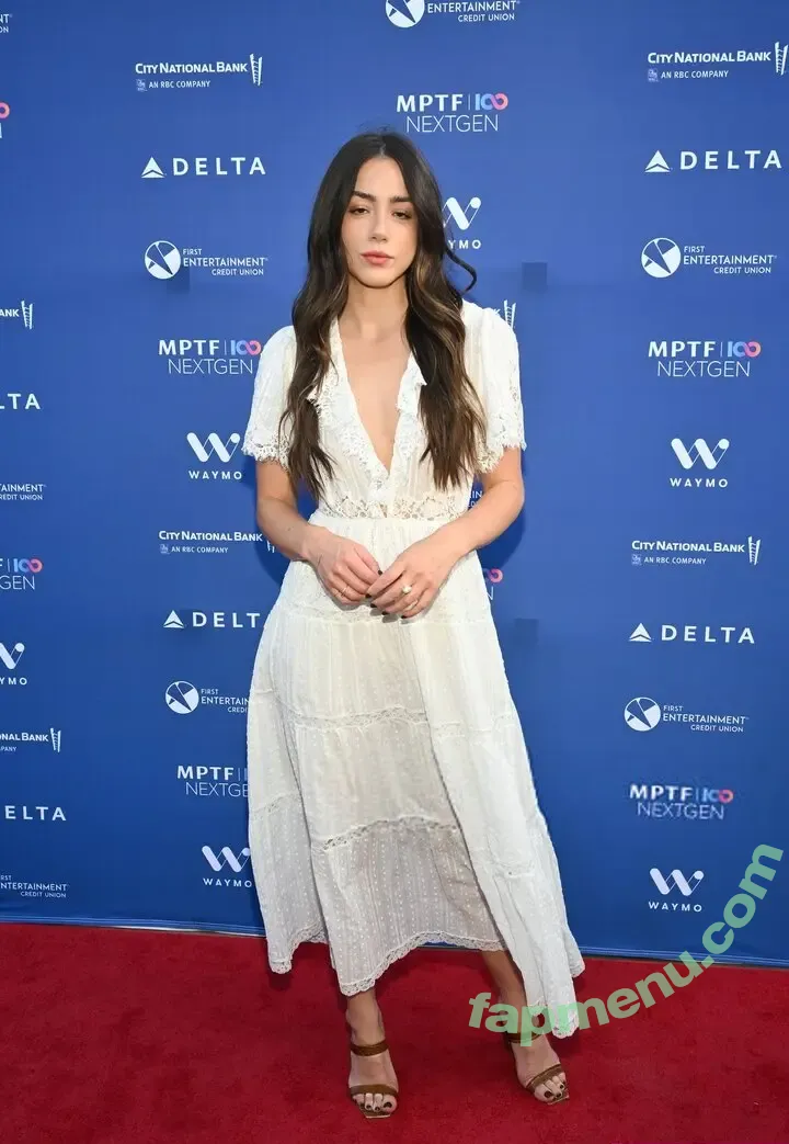 Chloe Bennet nude photo #0812 (chloebennet)