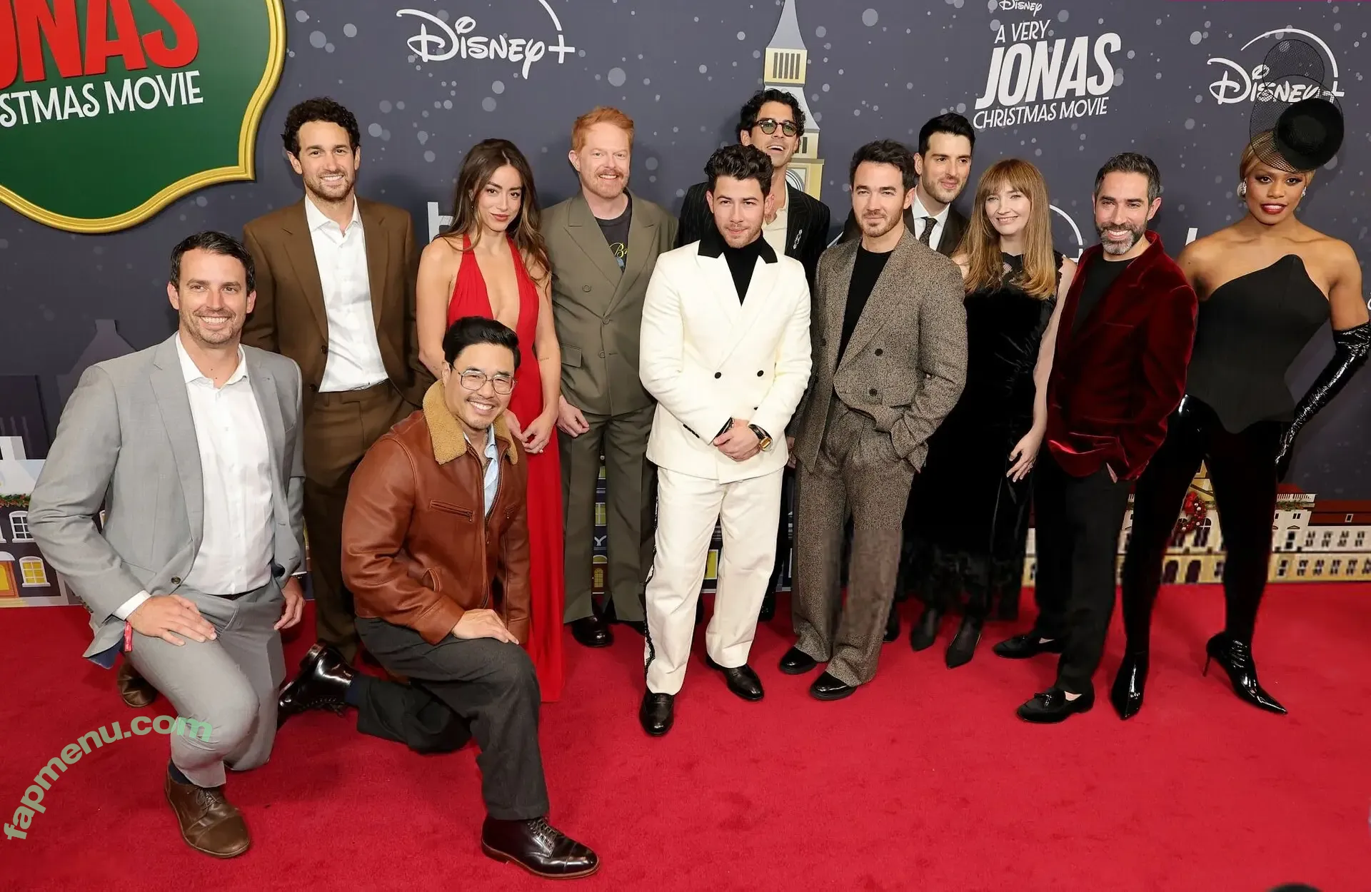 Chloe Bennet nude photo #0897 (chloebennet)