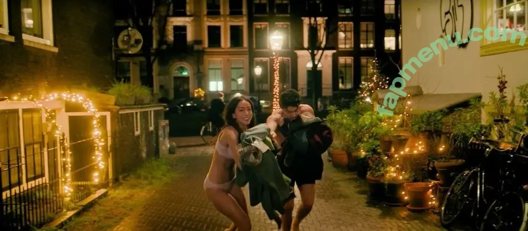 Chloe Bennet nude photo #0926 (chloebennet)