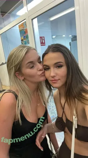 Chloe Burns / chloe.burnns nude photo #0119