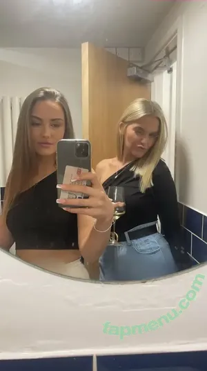 Chloe Burns / chloe.burnns nude photo #0124